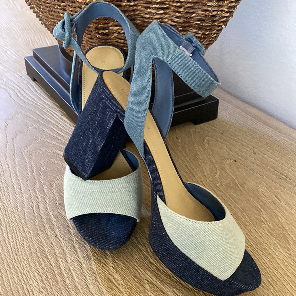 Marc Fisher 4inch two tone denim fabric ankle strap heals. Comfortable shoe.